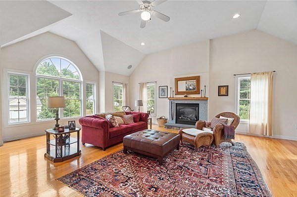 10 Babicz Road Tewksbury, MA 01876 - Photo 19 of 42