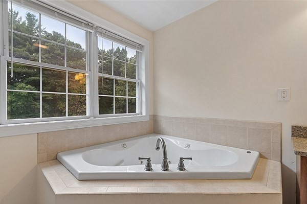 10 Babicz Road Tewksbury, MA 01876 - Photo 26 of 42