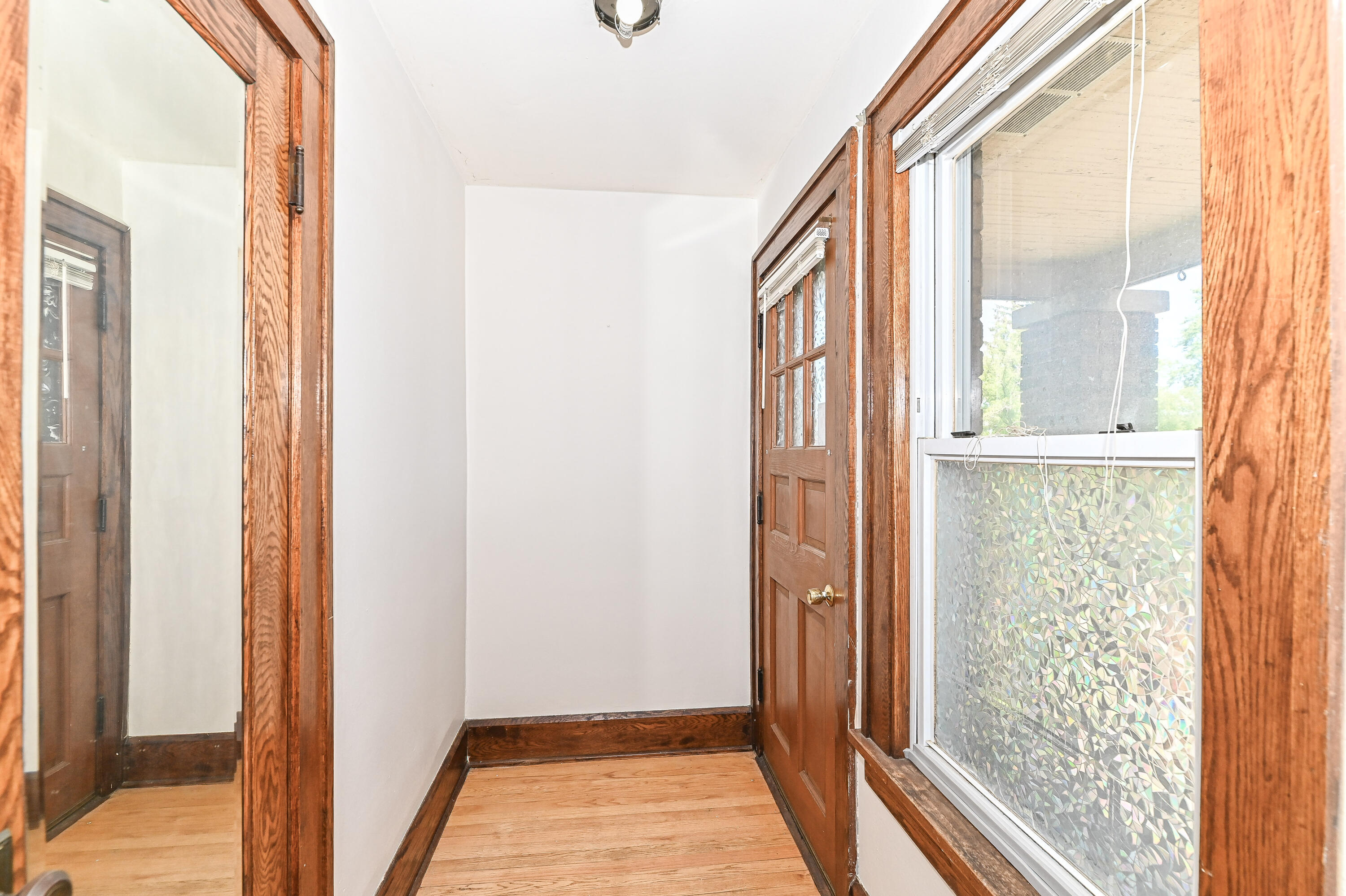 3340 10th Avenue Racine, WI 53402 - Photo 8 of 38 10