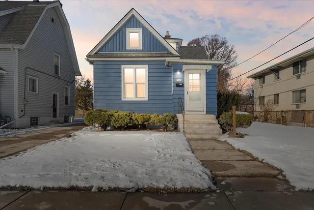 $294,900 | 7924 West Becher Street, West Allis, WI 53219