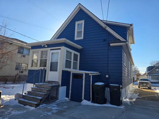 $294,900 | 7924 West Becher Street, West Allis, WI 53219