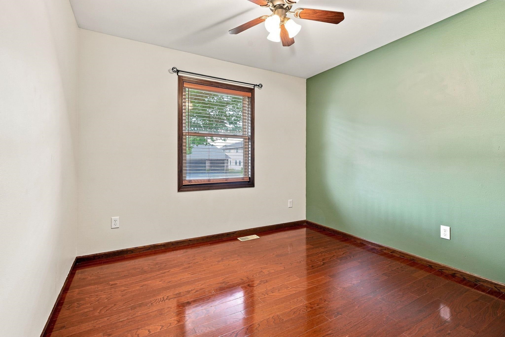 2280 Trenton Road Dubuque, IA 52002 - Photo 16 of 33 Gallery Image 16