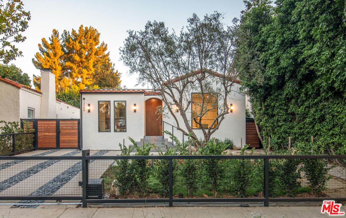 12106 Maxwellton Road Studio City, CA 91604 - Photo 1 of 38