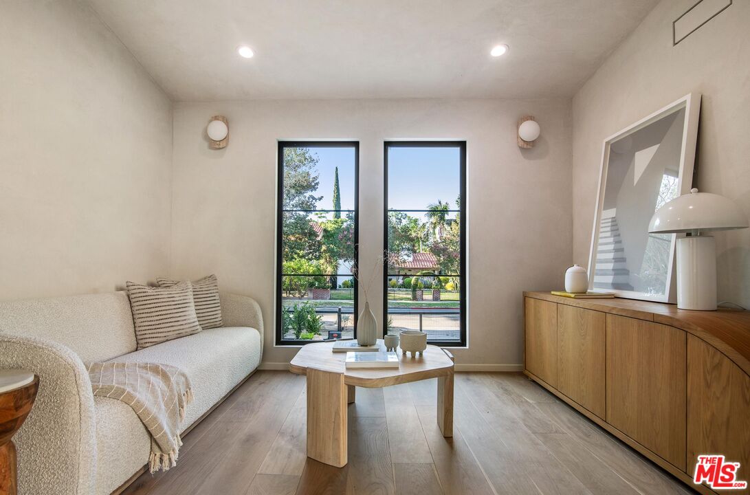 12106 Maxwellton Road Studio City, CA 91604 - Photo 16 of 38