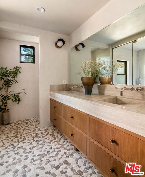 12106 Maxwellton Road Studio City, CA 91604 - Photo 20 of 38