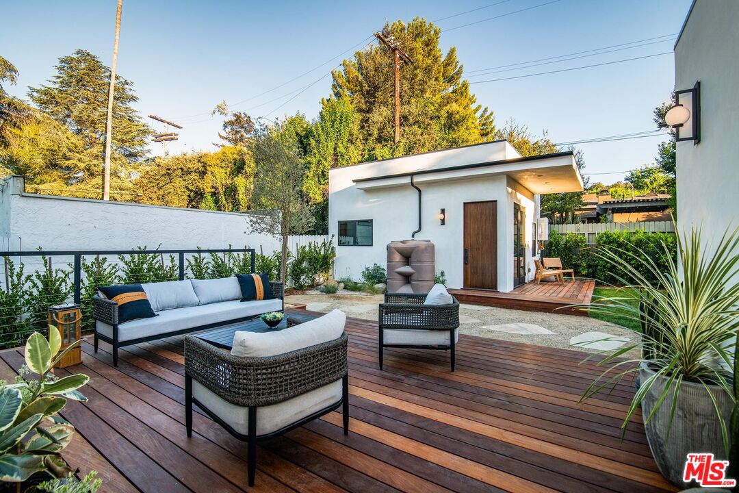 12106 Maxwellton Road Studio City, CA 91604 - Photo 30 of 38