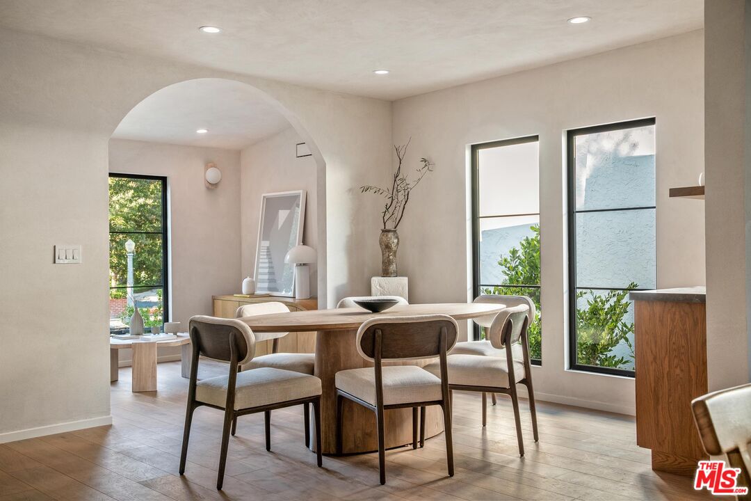 12106 Maxwellton Road Studio City, CA 91604 - Photo 7 of 38