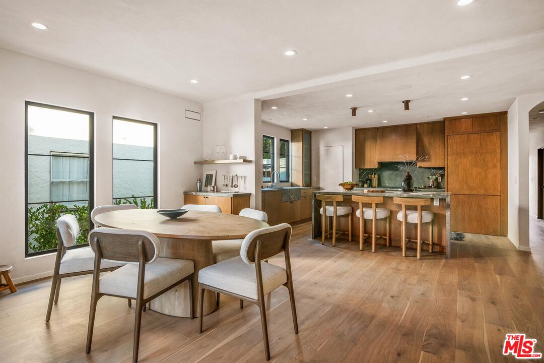 12106 Maxwellton Road Studio City, CA 91604 - Photo 8 of 38