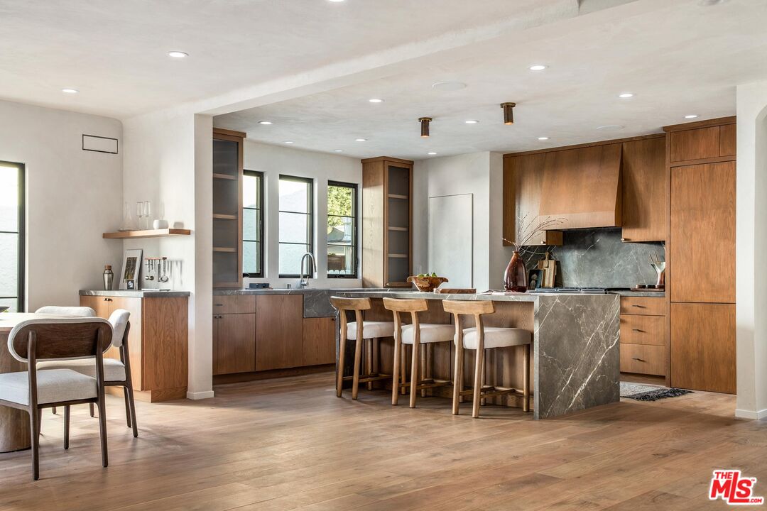 12106 Maxwellton Road Studio City, CA 91604 - Photo 10 of 38