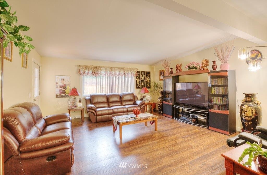 19403 Southeast 168th Street Renton, WA 98058 - Photo 2 of 17