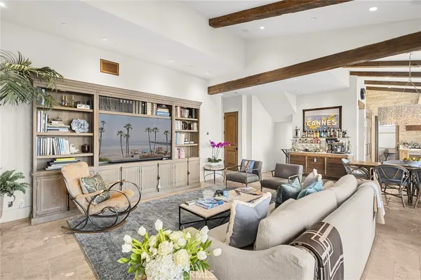 $4,995,000 | 2100 Crestview Drive, Laguna Beach, CA 92651