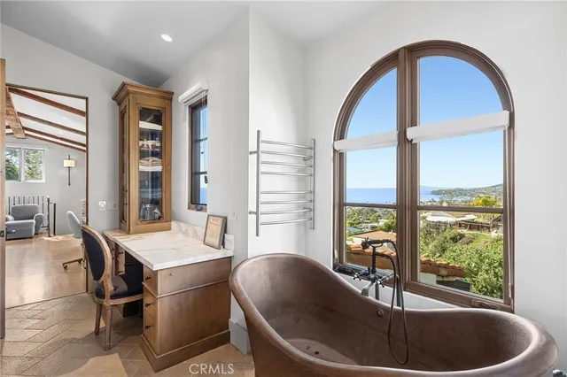 $5,495,000 | 2100 Crestview Drive, Laguna Beach, CA 92651