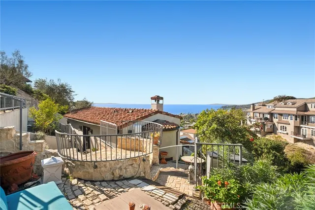 $5,495,000 | 2100 Crestview Drive, Laguna Beach, CA 92651