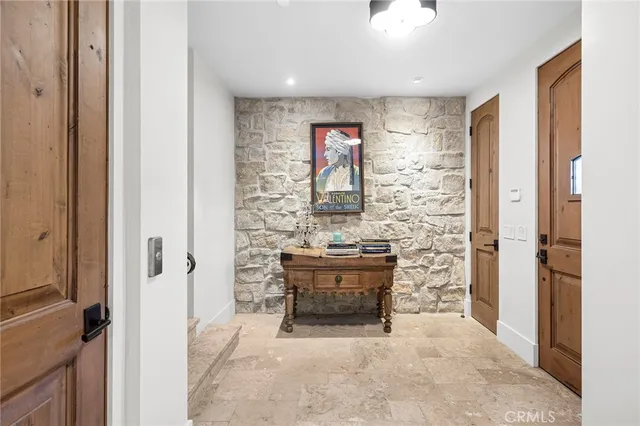 $5,495,000 | 2100 Crestview Drive, Laguna Beach, CA 92651