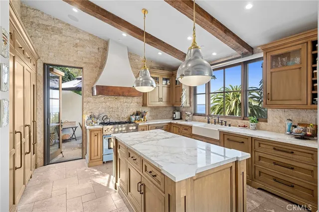 $5,495,000 | 2100 Crestview Drive, Laguna Beach, CA 92651
