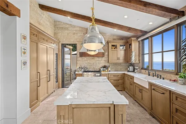$4,995,000 | 2100 Crestview Drive, Laguna Beach, CA 92651