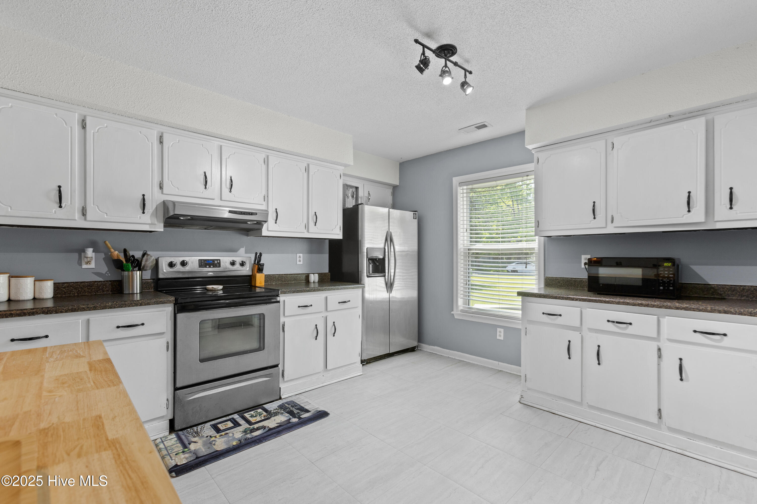 509 Fox Run Road Jacksonville, NC 28546 - Photo 10 of 33 11-19
