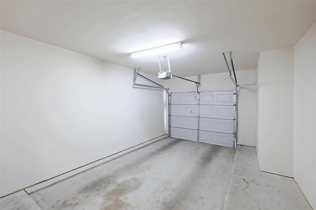 10505 I-35 Frontage Road South, Unit 118 Austin, TX 78747 - Photo 18 of 24 a view of a garage