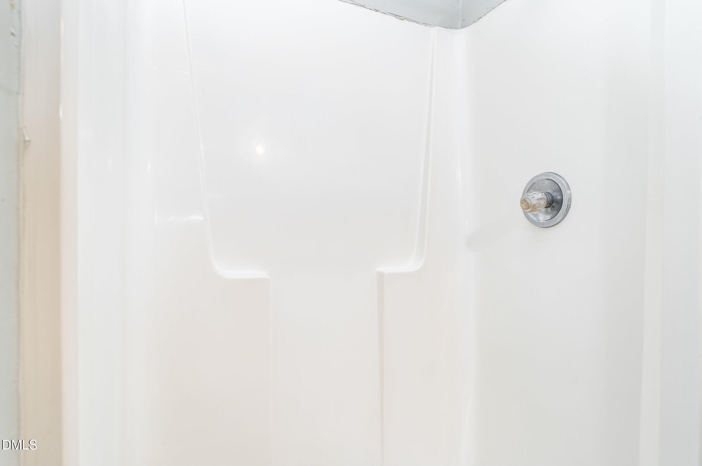 6205 Waterside Lane Raleigh, NC 27613 - Photo 33 of 40 Bathroom 1