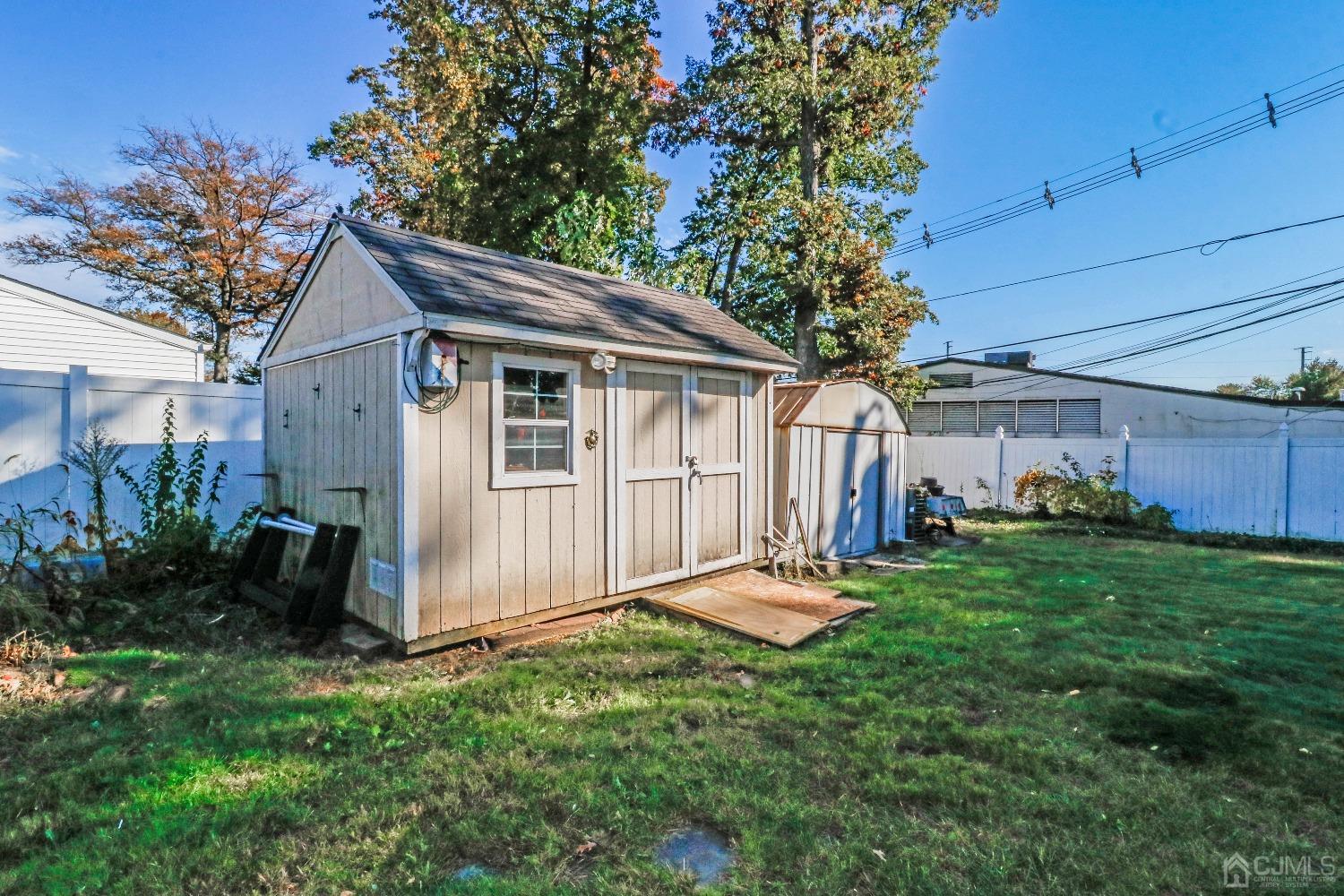 36 Gurley Road Edison, NJ 08817 - Photo 17 of 19 a view of a house with backyard and garden
