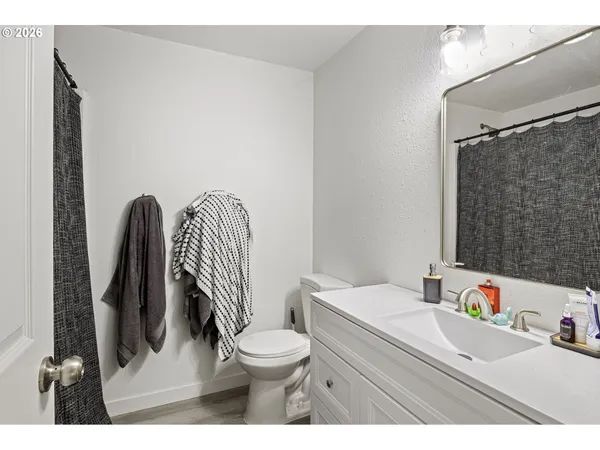 $359,000 | 380 Northwest Cary Street, Winston, OR 97496