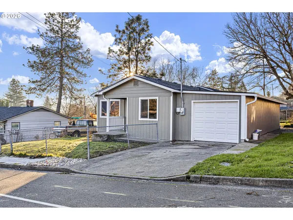 $359,000 | 380 Northwest Cary Street, Winston, OR 97496