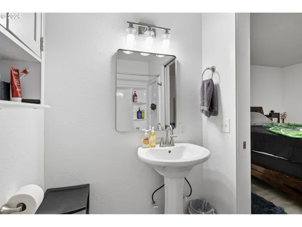 $359,000 | 380 Northwest Cary Street, Winston, OR 97496