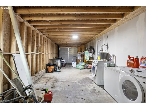 $359,000 | 380 Northwest Cary Street, Winston, OR 97496