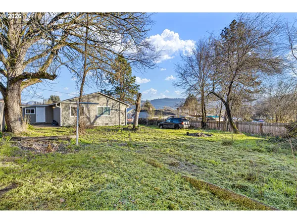 $359,000 | 380 Northwest Cary Street, Winston, OR 97496