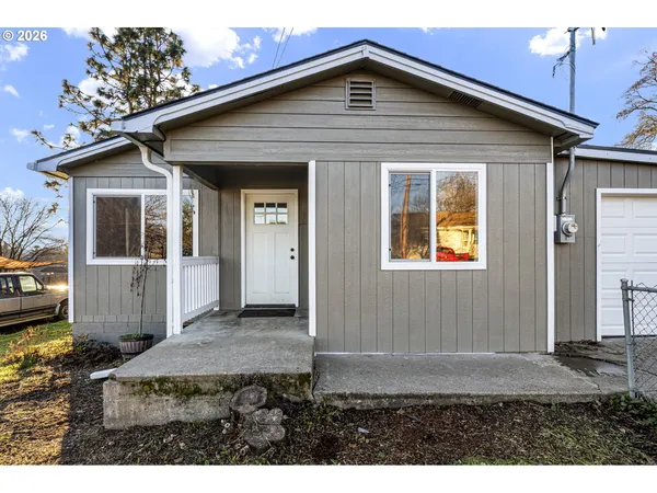 $359,000 | 380 Northwest Cary Street, Winston, OR 97496