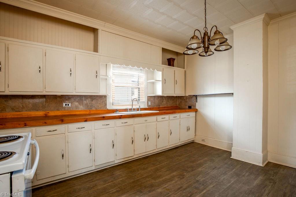 909 Mill Avenue High Point, NC 27260 - Photo 3 of 15