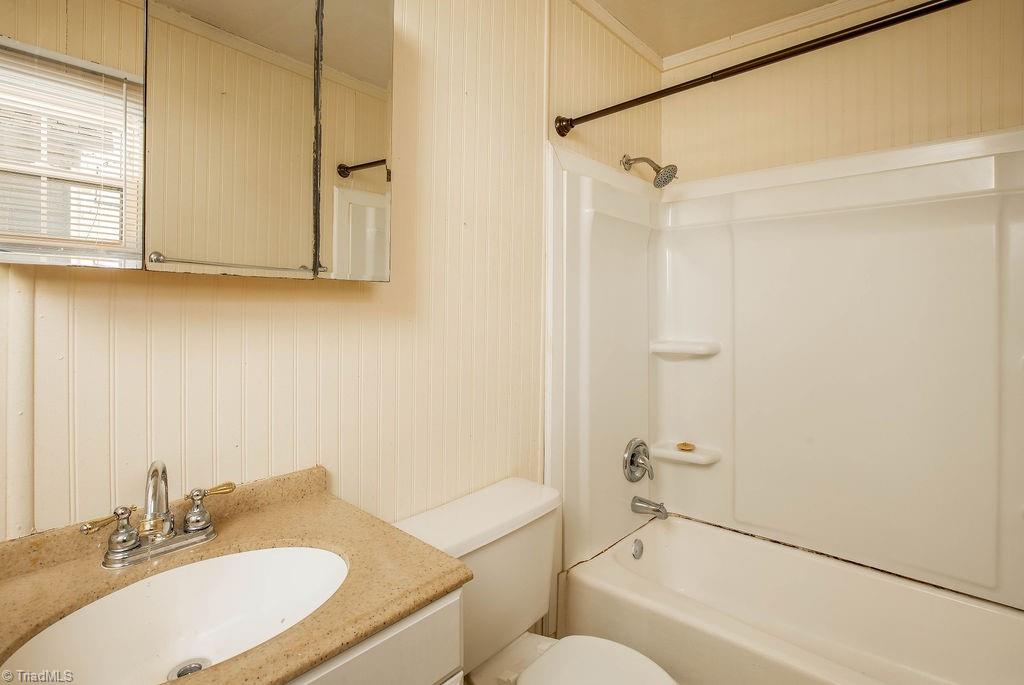 909 Mill Avenue High Point, NC 27260 - Photo 6 of 15