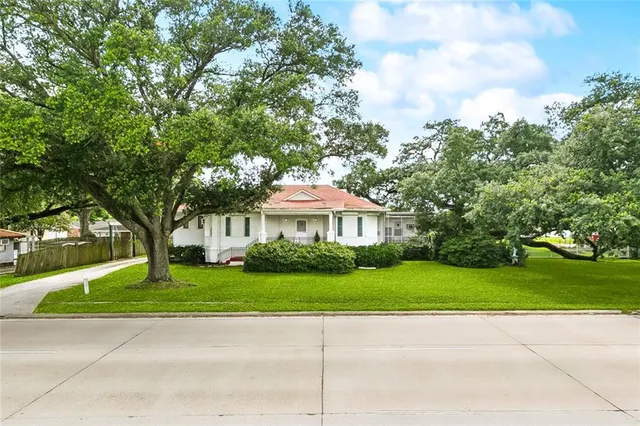 $799,000 | 1308 Barataria Boulevard, Marrero, LA 70072