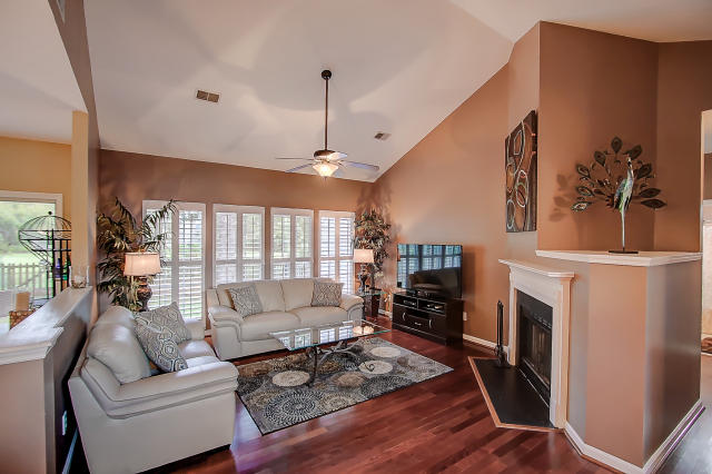545 Veranda Mount Mount Pleasant, SC 29464 - Photo 11 of 33 545 Veranda View (12)0012