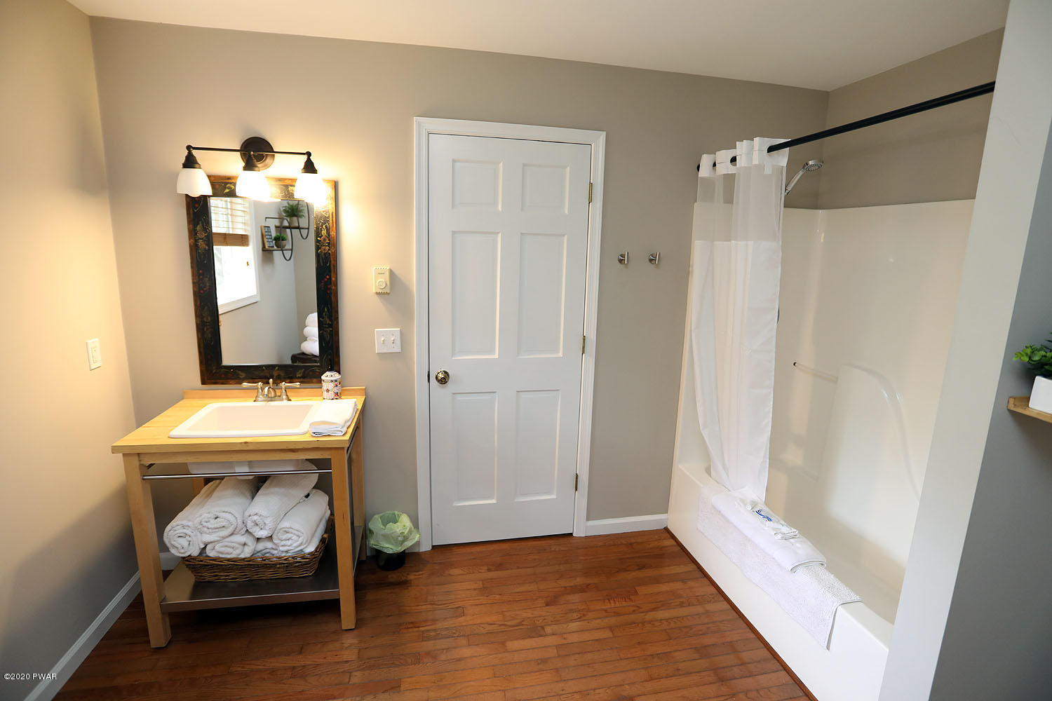 1392 Callicoon Road Damascus, PA 18415 - Photo 12 of 29 Main level full bath