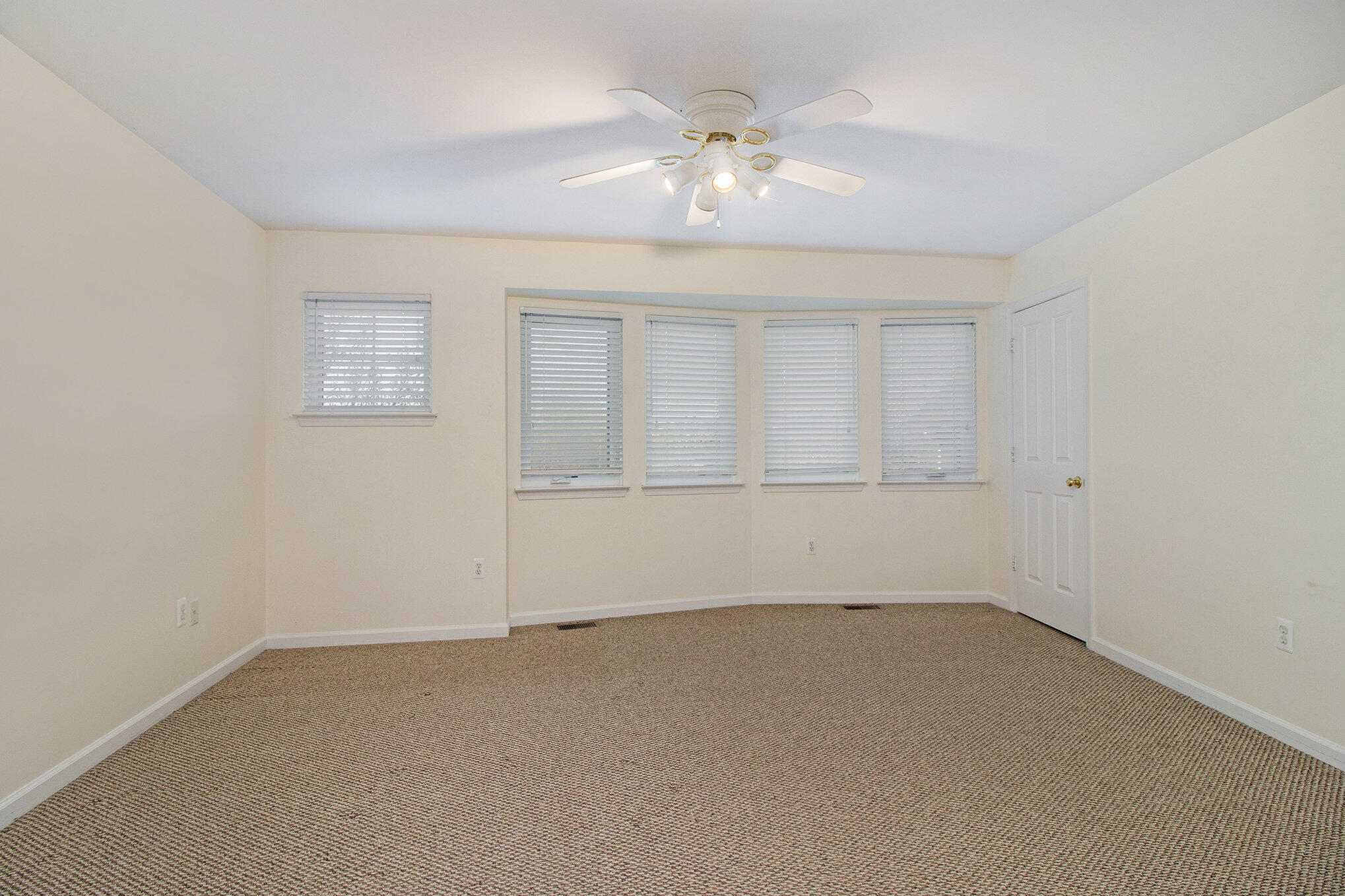 1740 South Maple Road Ann Arbor, MI 48103 - Photo 14 of 35 009_img_2206