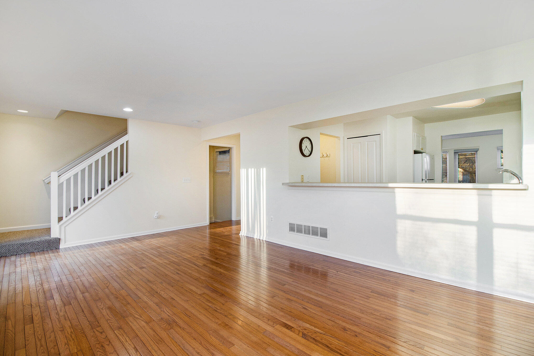 1740 South Maple Road Ann Arbor, MI 48103 - Photo 6 of 35 001_img_2178