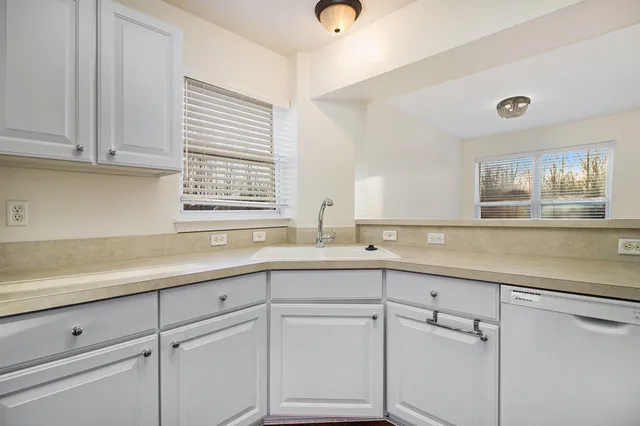 $3,000 | 1740 South Maple Road, Ann Arbor, MI 48103