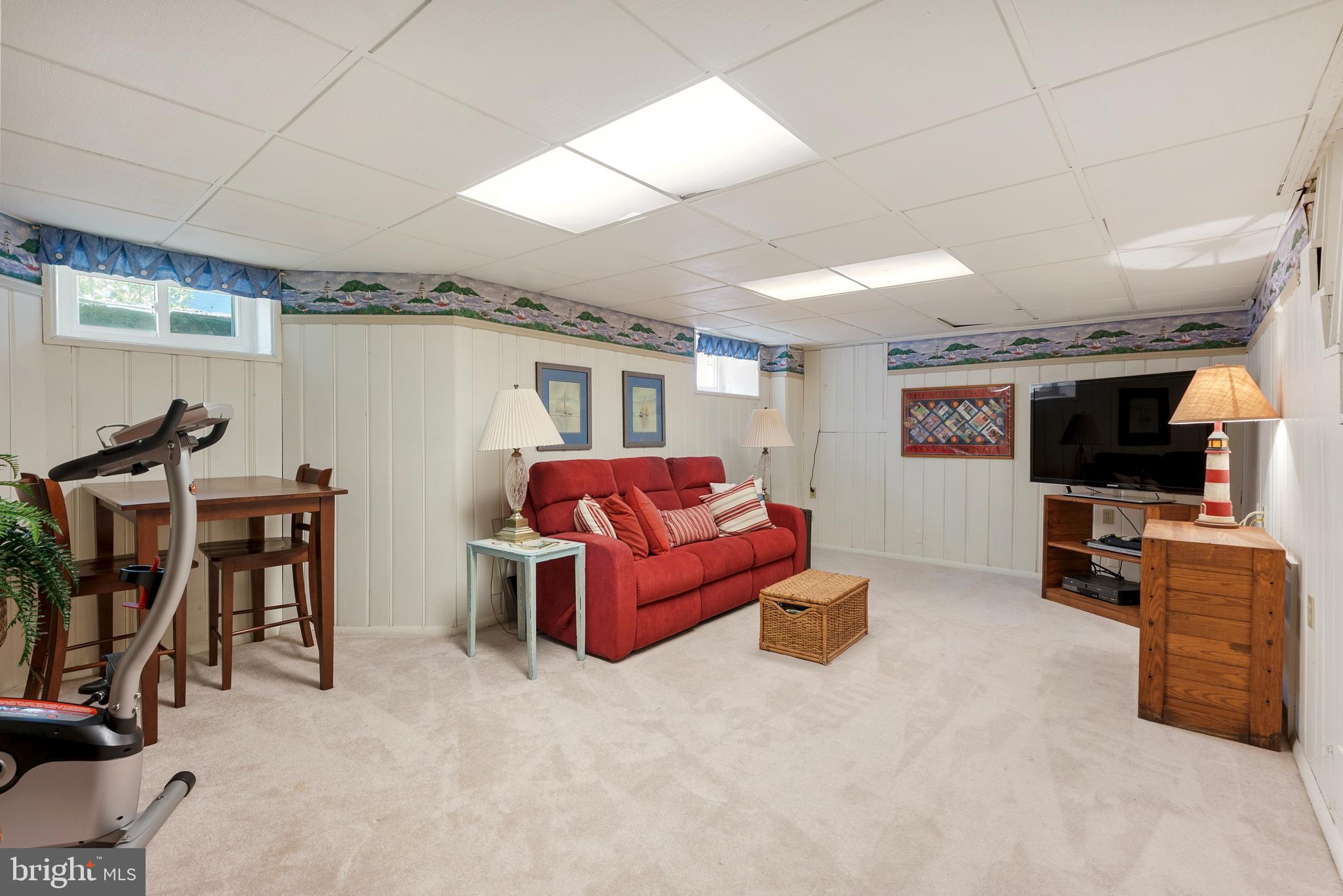 818 Kingston Road Baltimore, MD 21212 - Photo 32 of 37 Lower Level with natural light