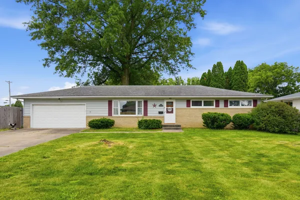 $235,000 | 402 Bruce Avenue, Milan, IL 61264