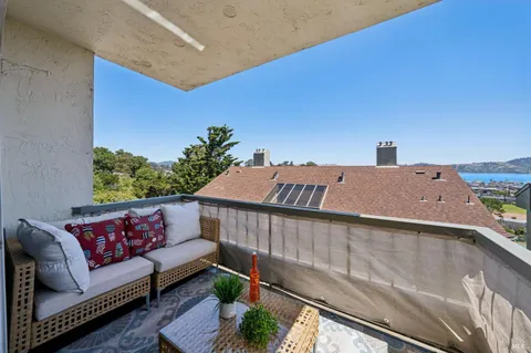 $399,000 | 94 Anchorage Road, Sausalito, CA 94965