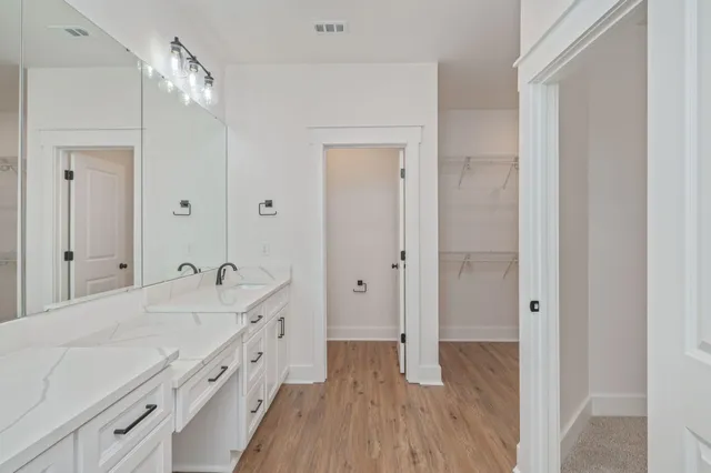 en view of an empty room with a window