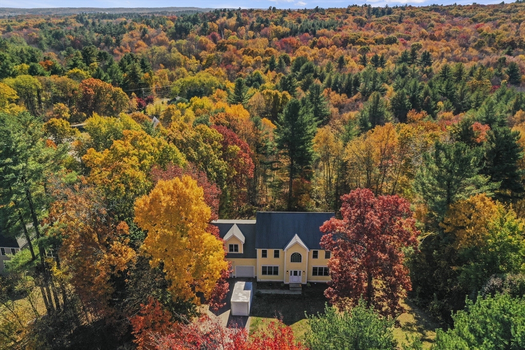 11 Quabbin Path Sutton, MA 01590 - Photo 5 of 40 Gallery Image 5