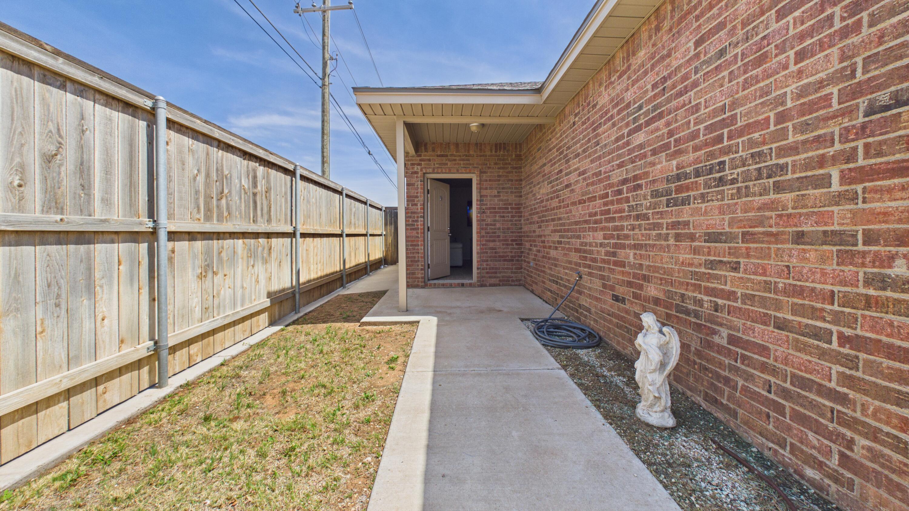 9801 Uvalde Avenue Lubbock, TX 79423 - Photo 6 of 76 CAM06379G6-PR0022-STILL005