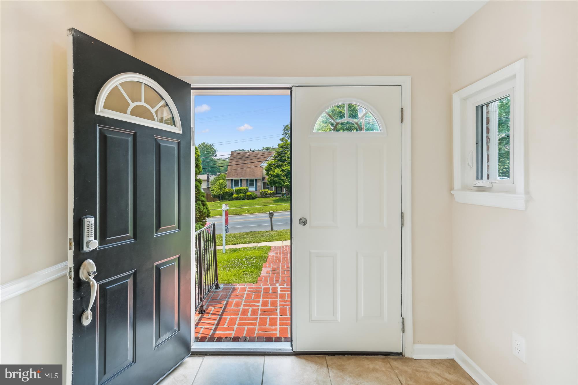 11805 Kemp Mill Road Silver Spring, MD 20902 - Photo 12 of 82 Entry