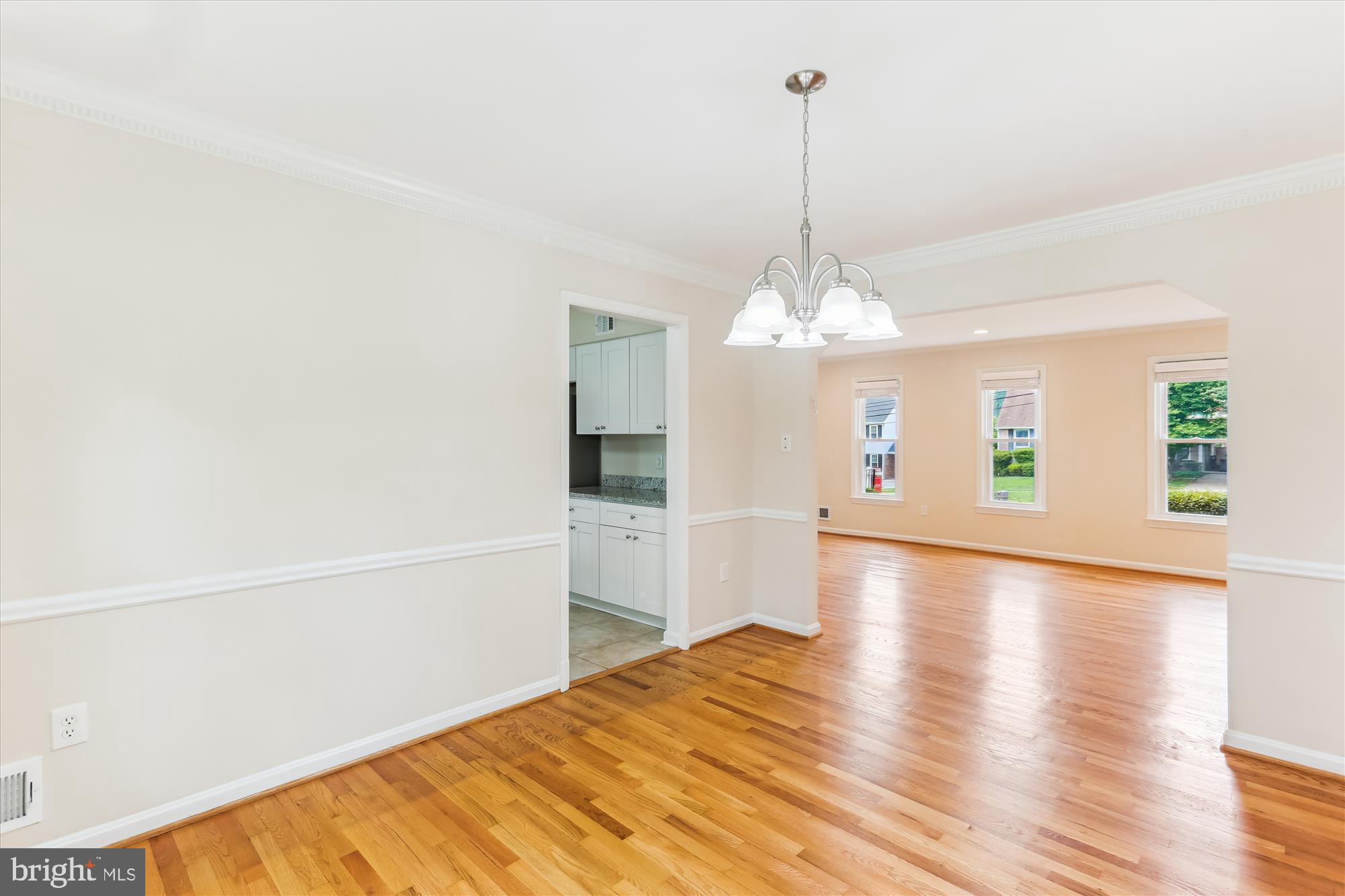 11805 Kemp Mill Road Silver Spring, MD 20902 - Photo 23 of 82 Dining Room
