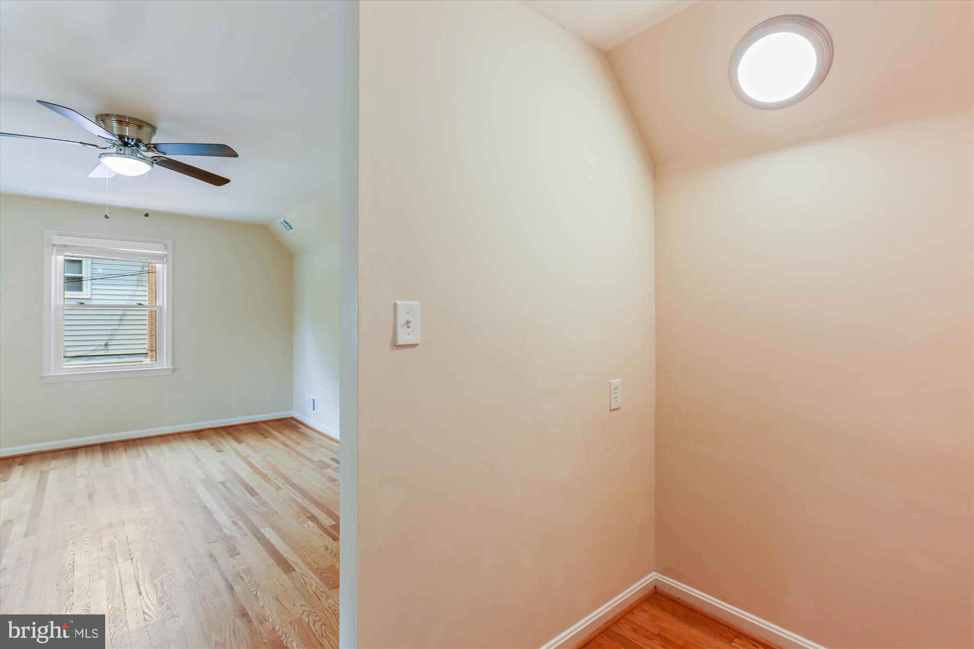 11805 Kemp Mill Road Silver Spring, MD 20902 - Photo 42 of 82 Hall