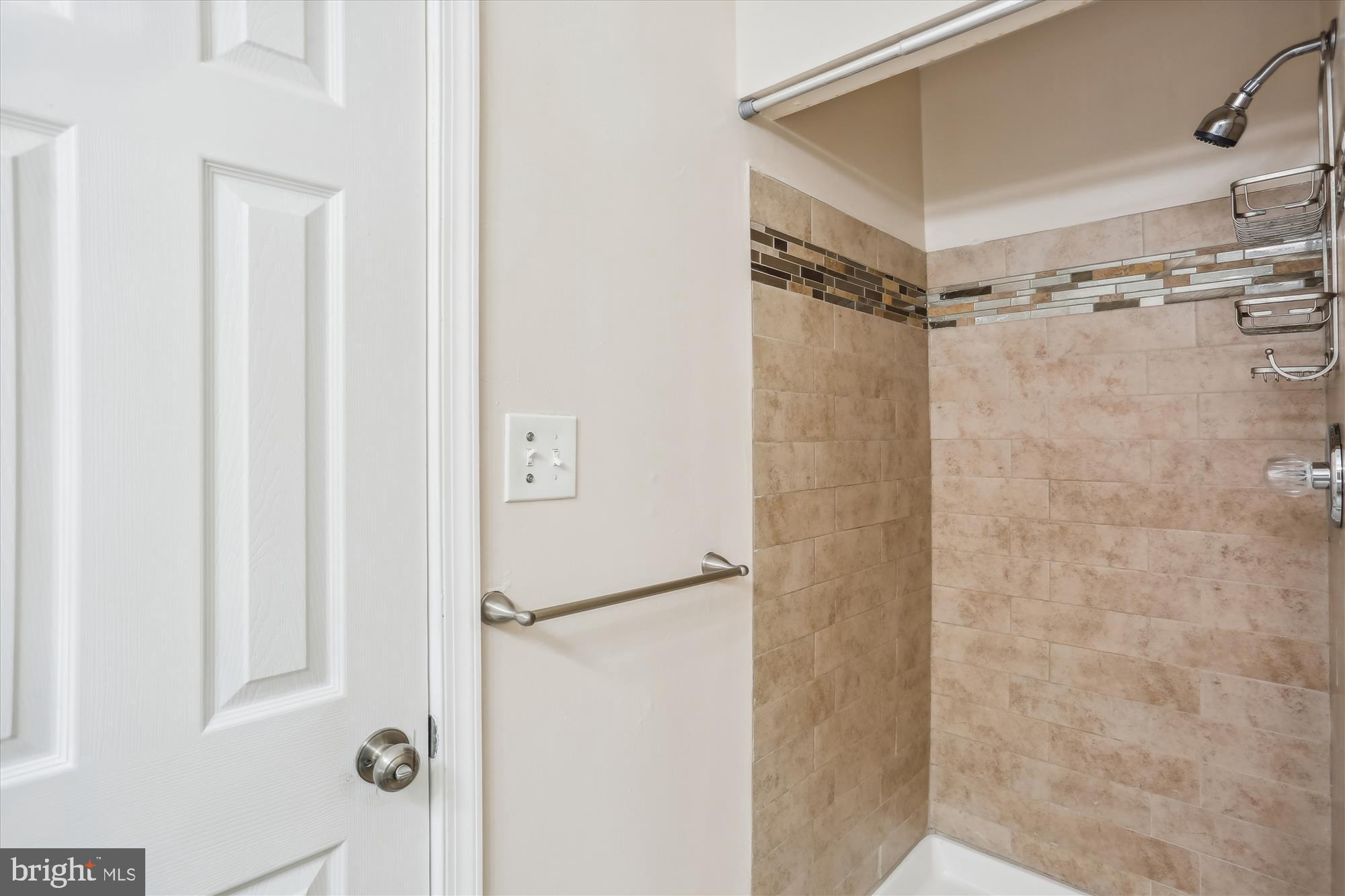 11805 Kemp Mill Road Silver Spring, MD 20902 - Photo 50 of 82 Primary Bath