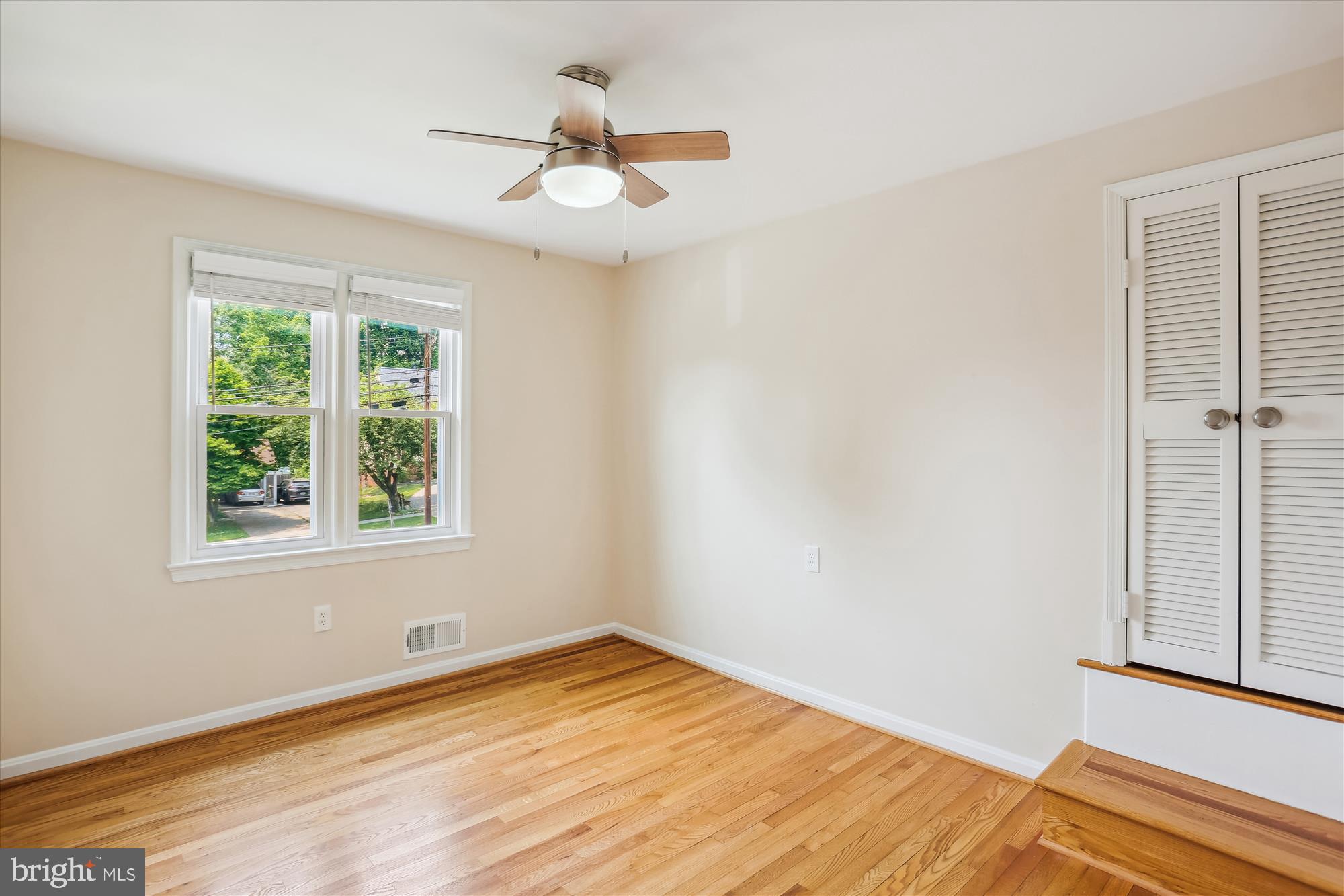 11805 Kemp Mill Road Silver Spring, MD 20902 - Photo 51 of 82 Bedroom 2