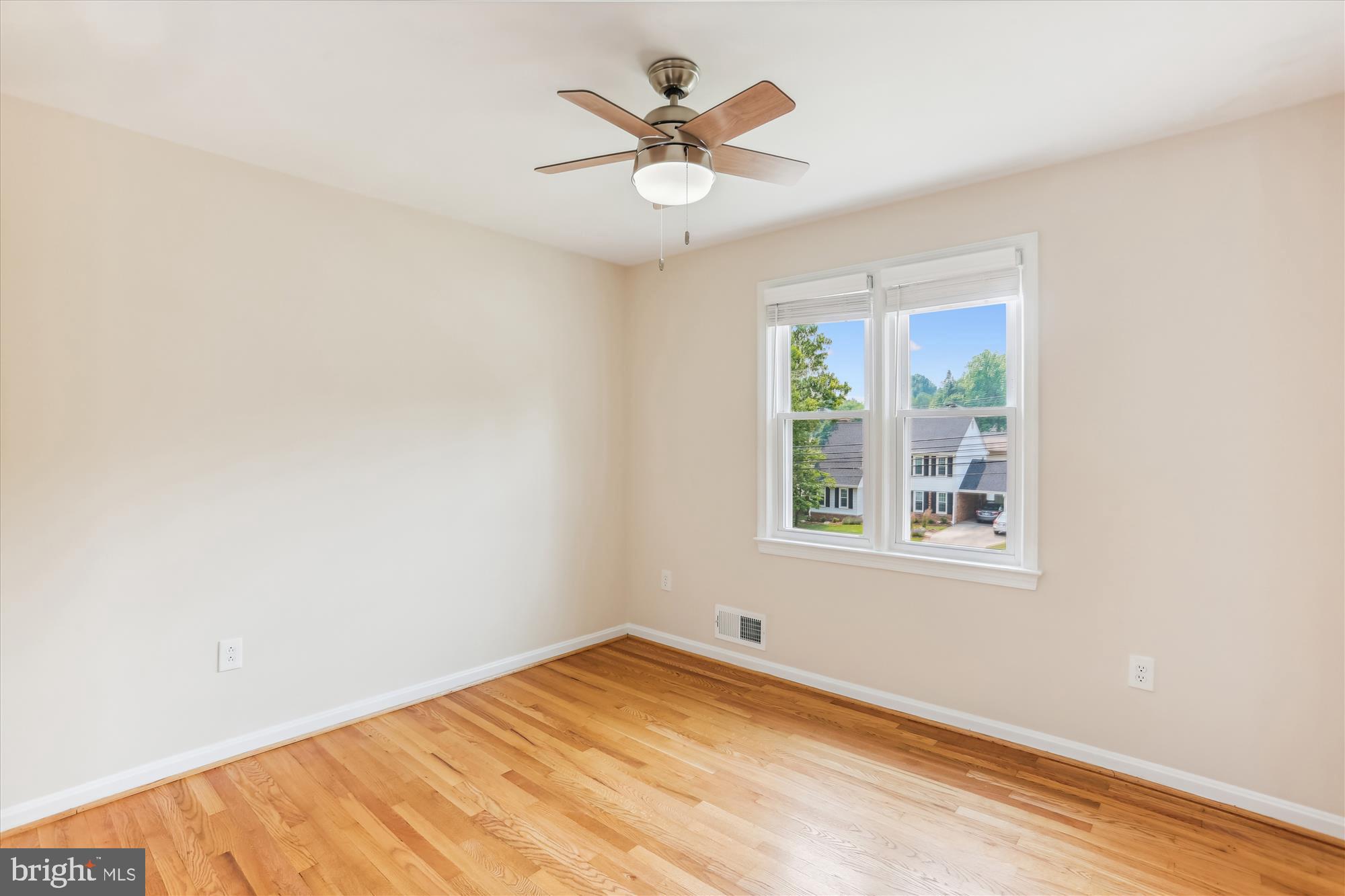 11805 Kemp Mill Road Silver Spring, MD 20902 - Photo 52 of 82 Bedroom 3